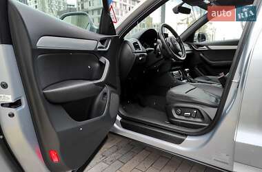 Внедорожник / Кроссовер Audi Q3 2015 в 