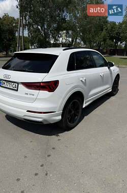 Внедорожник / Кроссовер Audi Q3 2022 в 