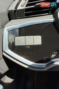 Внедорожник / Кроссовер Audi Q3 2022 в 