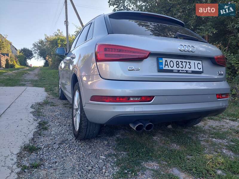 Внедорожник / Кроссовер Audi Q3 2016 в 
