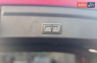 Внедорожник / Кроссовер Audi Q3 2020 в 
