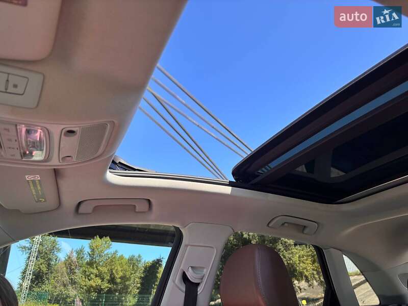 Внедорожник / Кроссовер Audi Q3 2015 в Киеве