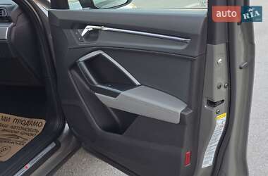 Внедорожник / Кроссовер Audi Q3 2020 в 