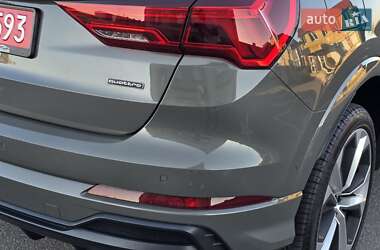 Внедорожник / Кроссовер Audi Q3 2020 в 
