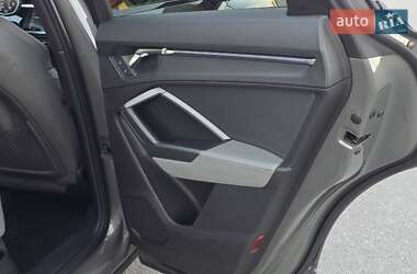 Внедорожник / Кроссовер Audi Q3 2020 в 
