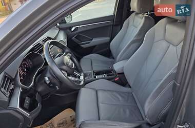 Внедорожник / Кроссовер Audi Q3 2020 в 