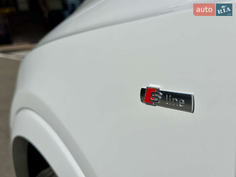 Внедорожник / Кроссовер Audi Q3 2018 в Киеве