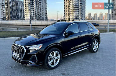 Внедорожник / Кроссовер Audi Q3 2019 в Киеве
