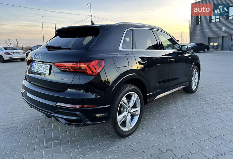 Внедорожник / Кроссовер Audi Q3 2019 в Киеве