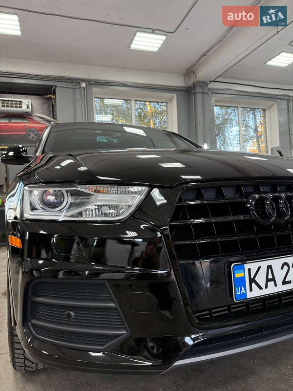 Позашляховик / Кросовер Audi Q3 2016 в Києві