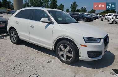 Внедорожник / Кроссовер Audi Q3 2015 в 