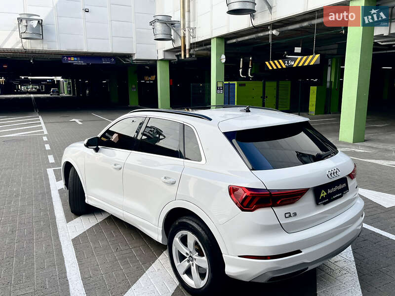 Внедорожник / Кроссовер Audi Q3 2019 в Киеве
