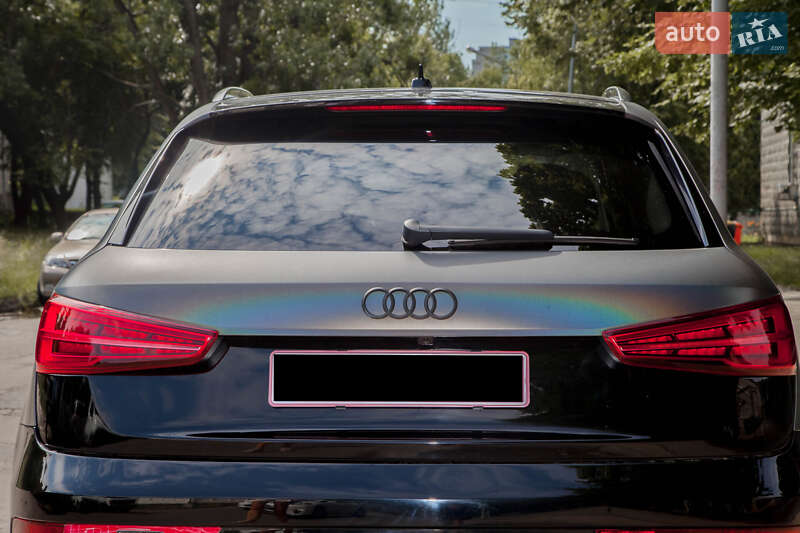 Внедорожник / Кроссовер Audi Q3 2017 в Львове