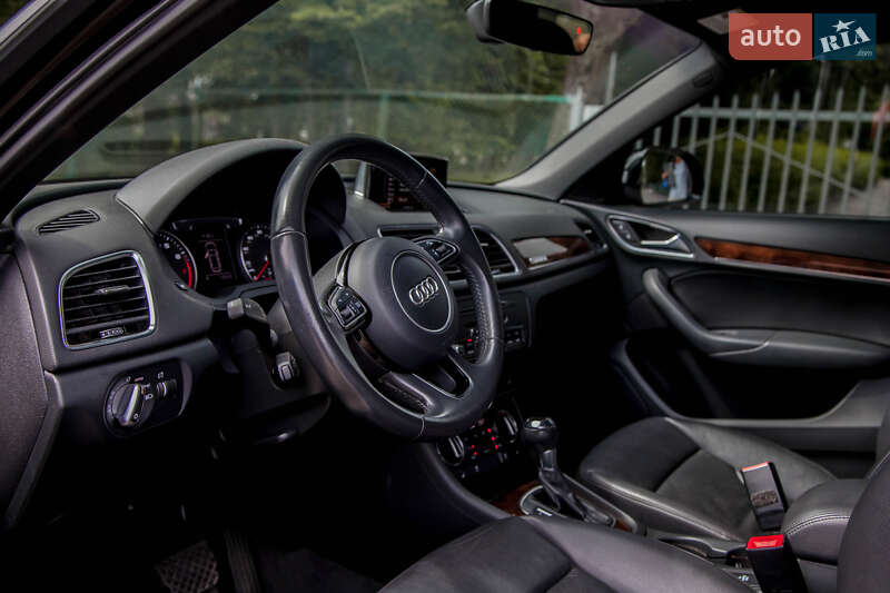 Внедорожник / Кроссовер Audi Q3 2017 в Львове