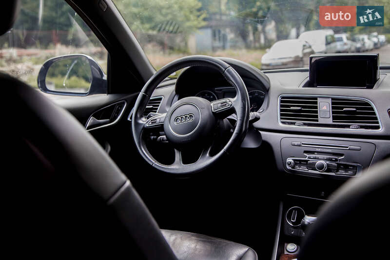 Внедорожник / Кроссовер Audi Q3 2017 в Львове