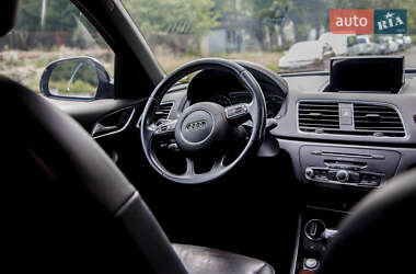 Внедорожник / Кроссовер Audi Q3 2017 в 