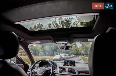 Внедорожник / Кроссовер Audi Q3 2017 в 