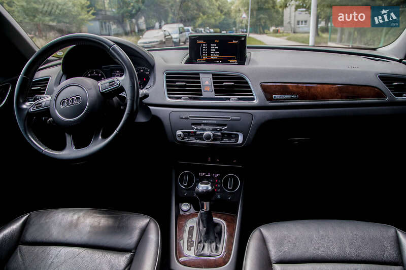 Внедорожник / Кроссовер Audi Q3 2017 в Львове