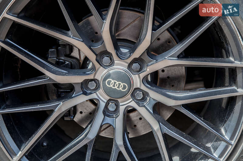 Внедорожник / Кроссовер Audi Q3 2017 в Львове