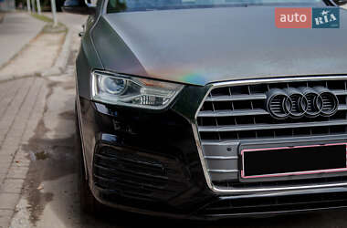 Внедорожник / Кроссовер Audi Q3 2017 в 
