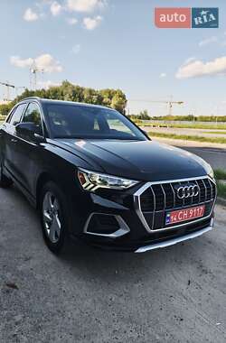 Внедорожник / Кроссовер Audi Q3 2019 в 