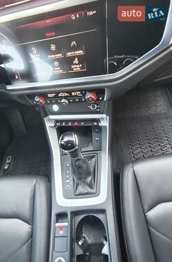 Внедорожник / Кроссовер Audi Q3 2019 в 