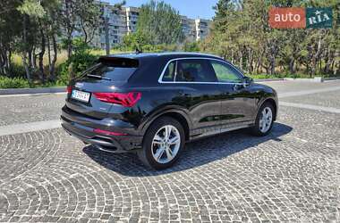 Внедорожник / Кроссовер Audi Q3 2021 в 