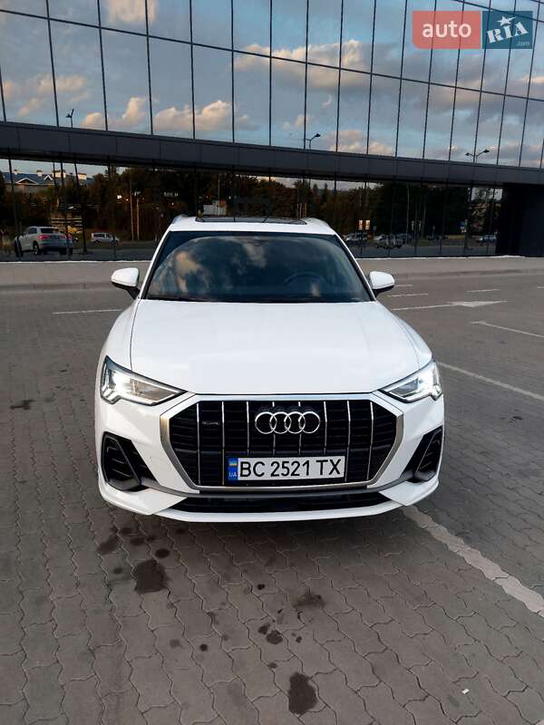 Внедорожник / Кроссовер Audi Q3 2021 в Львове