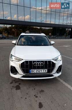 Внедорожник / Кроссовер Audi Q3 2021 в 