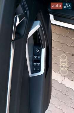 Внедорожник / Кроссовер Audi Q3 2021 в 