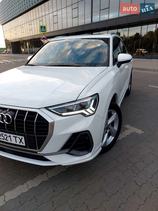 Внедорожник / Кроссовер Audi Q3 2021 в Львове