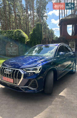 Внедорожник / Кроссовер Audi Q3 2021 в 