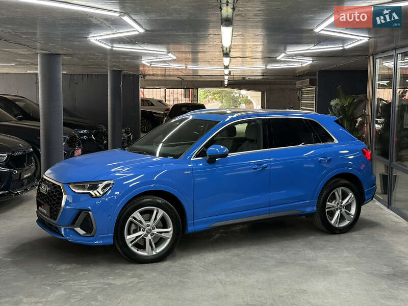 Внедорожник / Кроссовер Audi Q3 2019 в Одессе