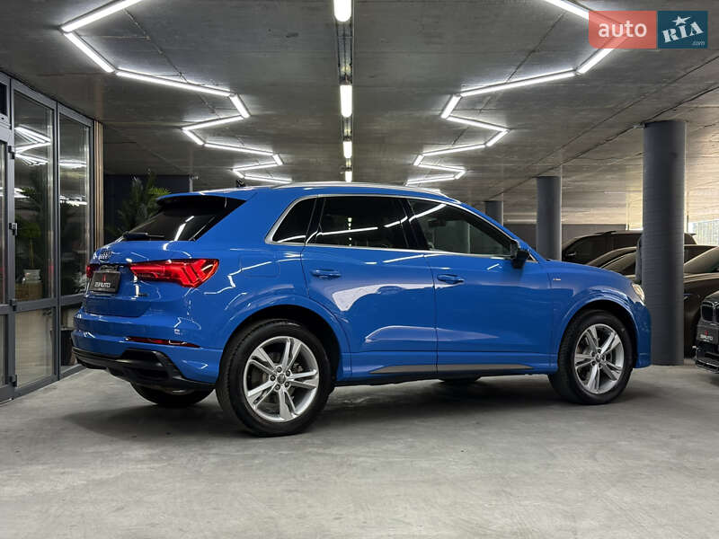 Внедорожник / Кроссовер Audi Q3 2019 в Одессе