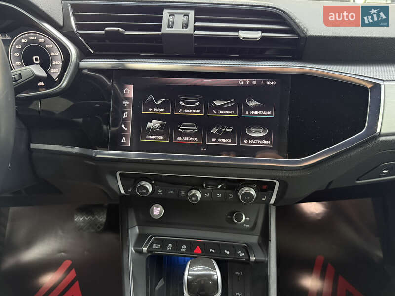 Внедорожник / Кроссовер Audi Q3 2019 в Одессе