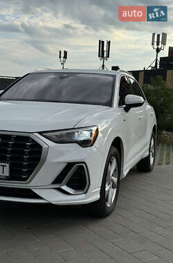 Внедорожник / Кроссовер Audi Q3 2019 в 