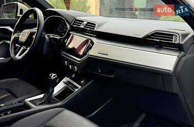 Внедорожник / Кроссовер Audi Q3 2019 в 