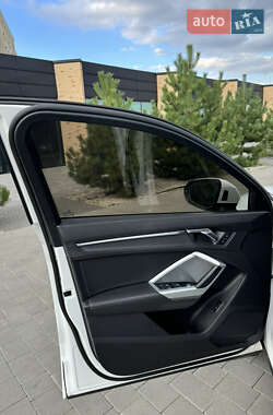 Внедорожник / Кроссовер Audi Q3 2019 в 