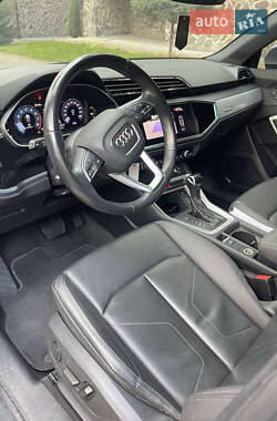 Внедорожник / Кроссовер Audi Q3 2020 в 