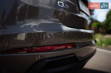 Внедорожник / Кроссовер Audi Q3 2020 в 