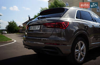 Внедорожник / Кроссовер Audi Q3 2020 в 