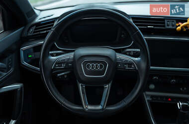 Внедорожник / Кроссовер Audi Q3 2020 в 