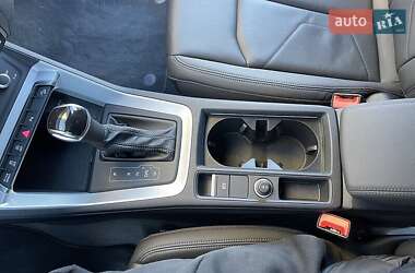 Внедорожник / Кроссовер Audi Q3 2021 в 