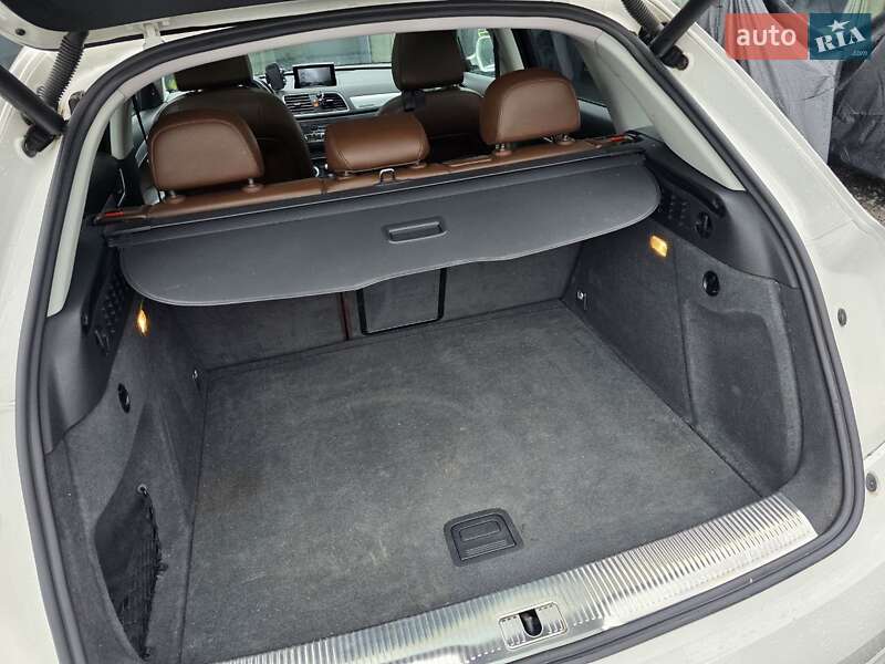 Внедорожник / Кроссовер Audi Q3 2015 в Тернополе