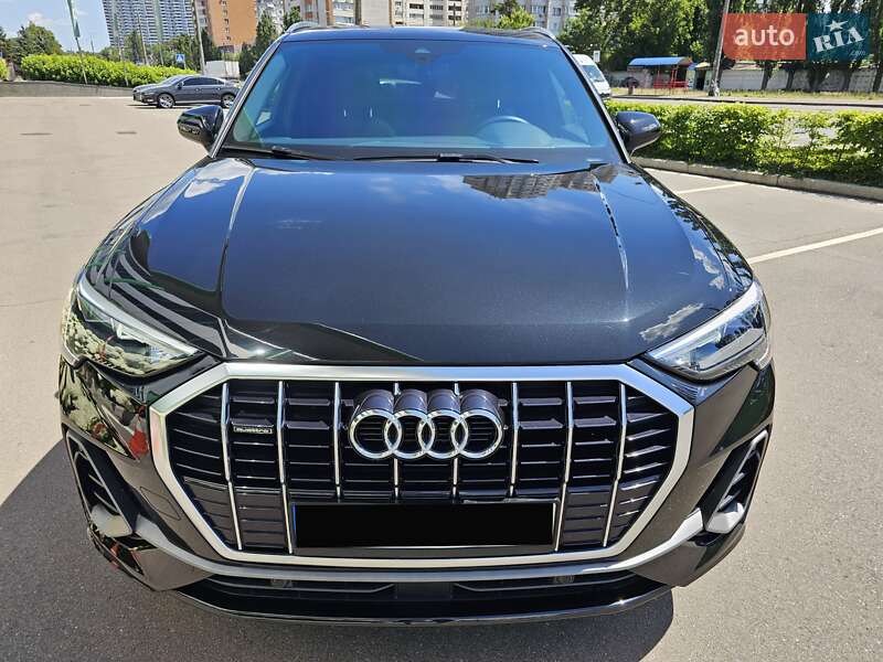 Внедорожник / Кроссовер Audi Q3 2020 в Киеве