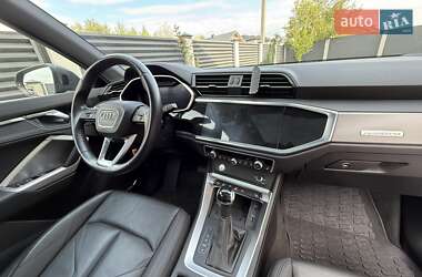 Внедорожник / Кроссовер Audi Q3 2020 в 