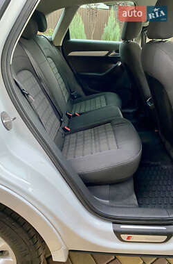 Внедорожник / Кроссовер Audi Q3 2013 в 
