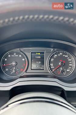 Внедорожник / Кроссовер Audi Q3 2016 в 