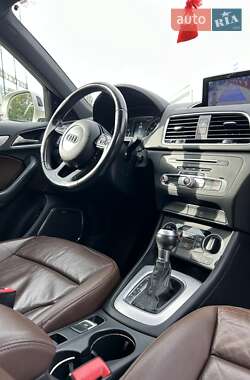 Внедорожник / Кроссовер Audi Q3 2016 в 