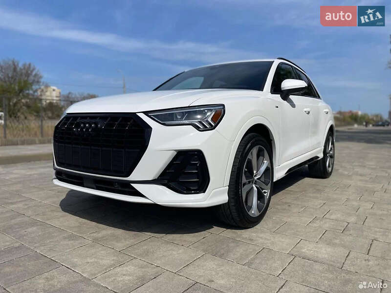 Внедорожник / Кроссовер Audi Q3 2023 в Львове